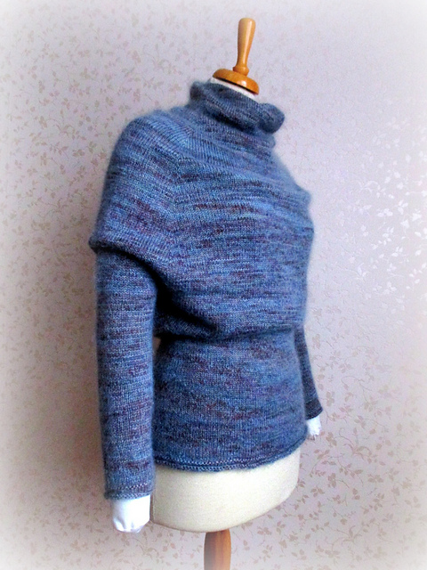 Lotus Swater by Rahymah - Knitwear pattern available via Ravelry - Share on the Weekly Pattern Roundup for the Fiber Arts 3 - Sakeenah.com